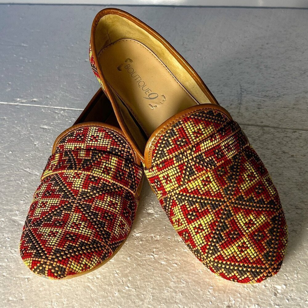 Boutique 9 SZ8.5 Needlepoint fabric loafers Southwestern English Countryside